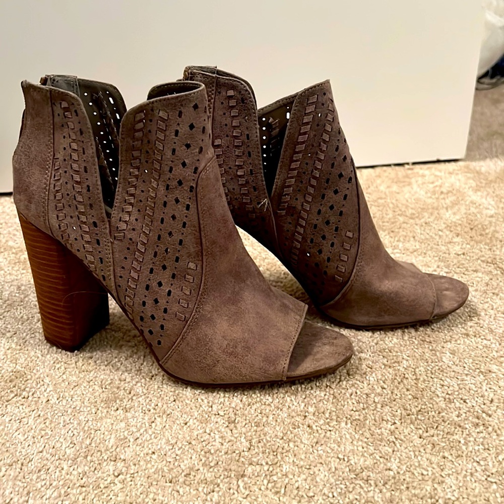 Carlos Santana ankle booties